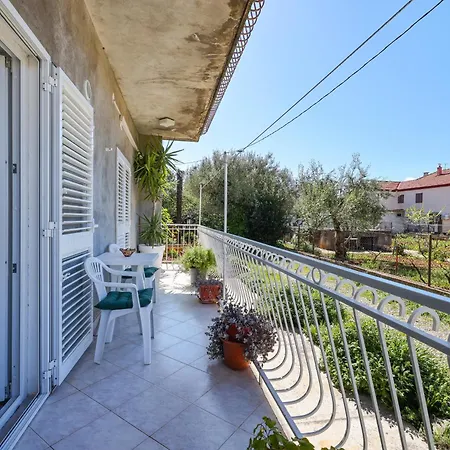 Апартаменти One Bedroom Dragica