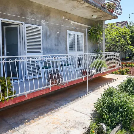 Апартаменти One Bedroom Dragica